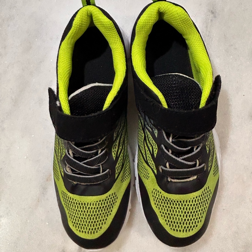Boys Athletic Shoes